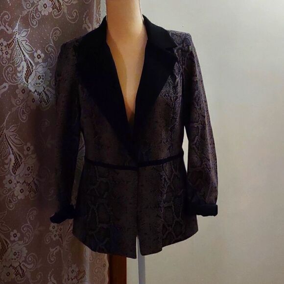 Mark Juniors size XL Black Gray Classic Animal print jacket, roll up sleeve - Picture 2 of 8